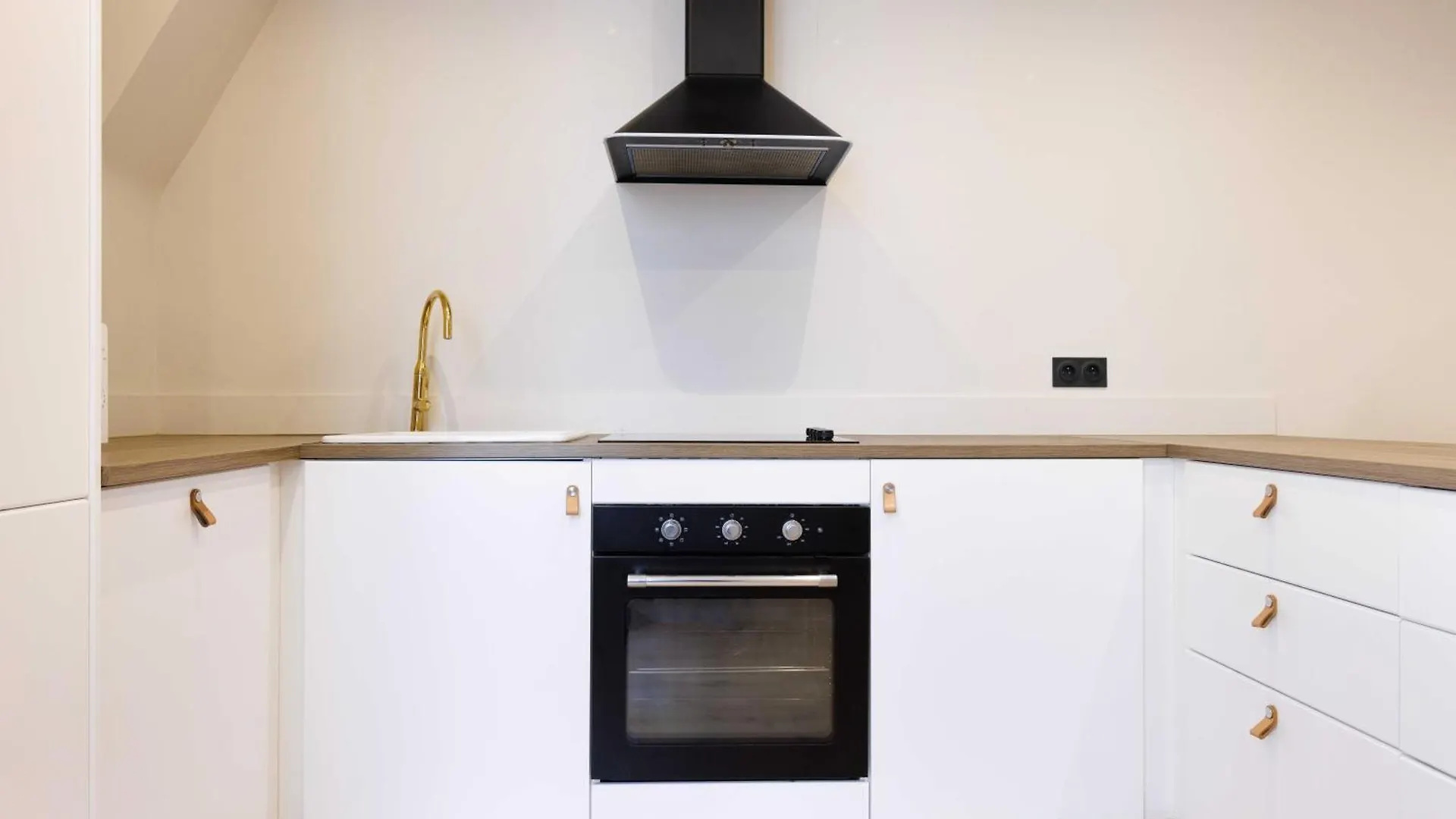 Cosy Apartment - 4Br-12P - Canal Saint-Martin París 0*,  Francia