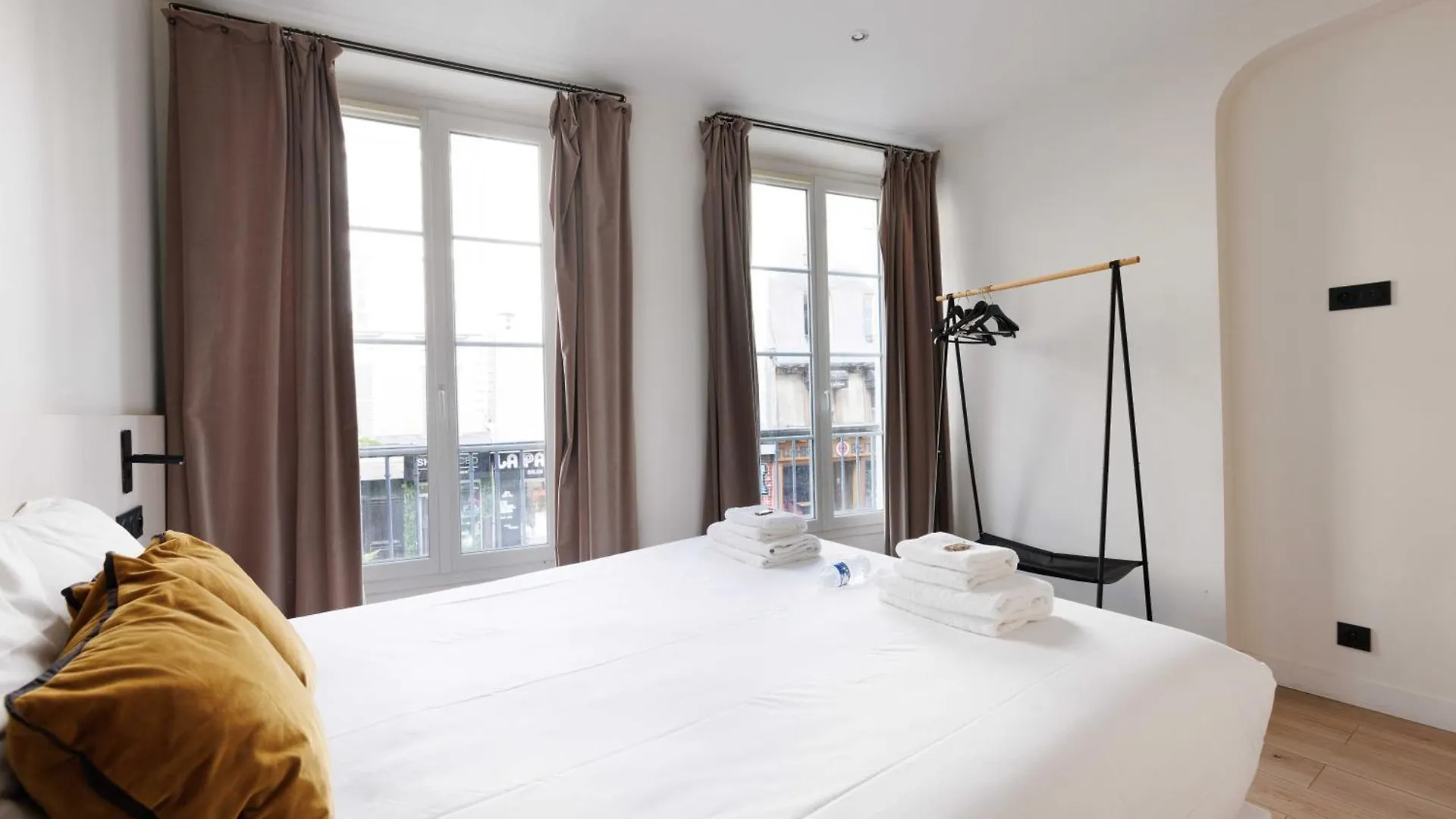 Cosy Apartment - 4Br-12P - Canal Saint-Martin París 0*,  Francia